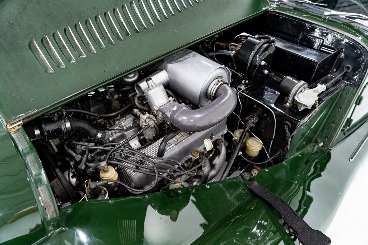 1970 Morgan Plus 8 Unrestored with only 7137km (4435miles) | PRIX EN USD Green Montreal - photo #14
