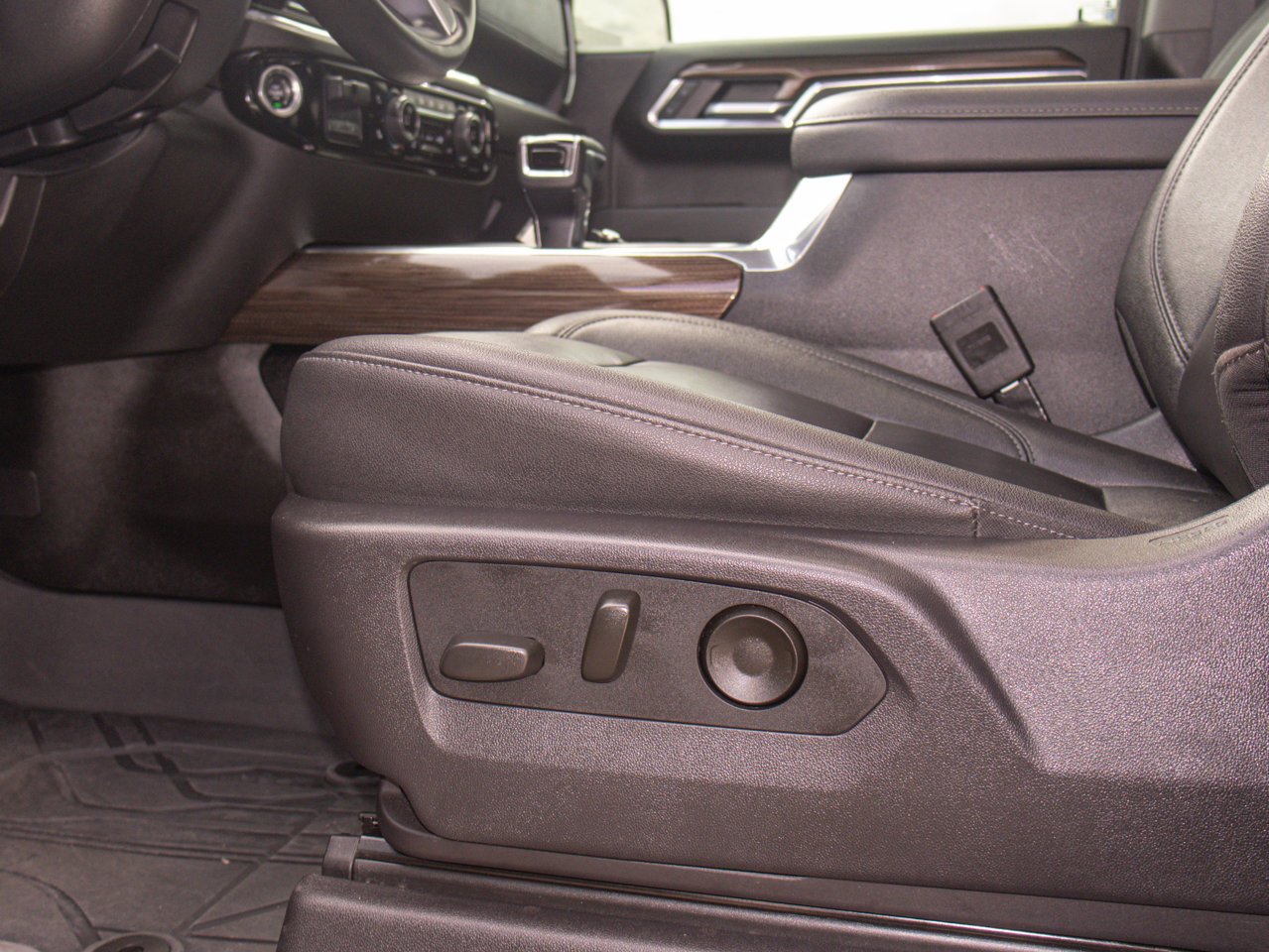 2024 Chevrolet Silverado 1500 4WD Crew Cab 147 RST Black Sherwood Park - photo #19
