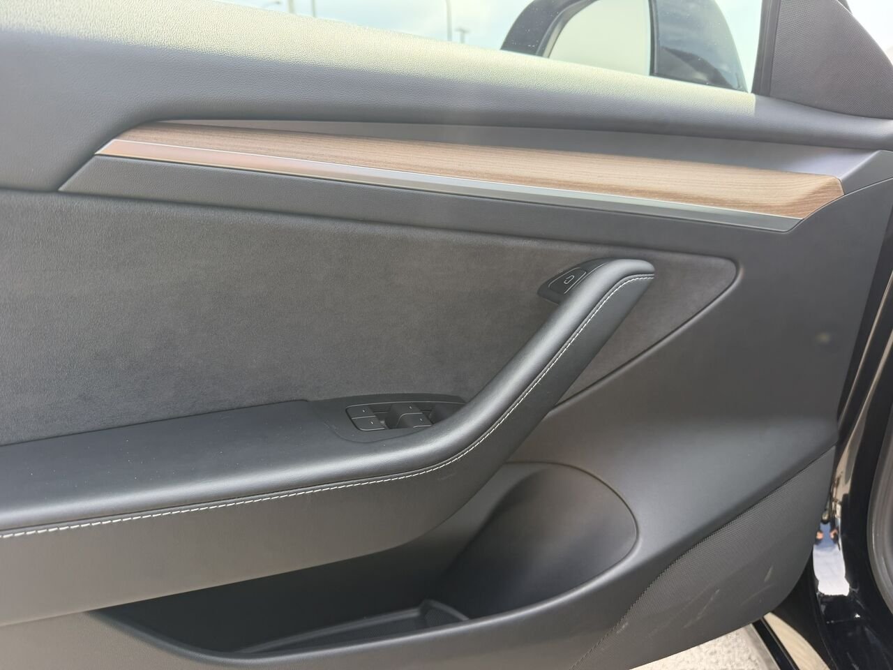 2021 Tesla Model 3 STANDARD RANGE PLUS Black Laval - photo #22