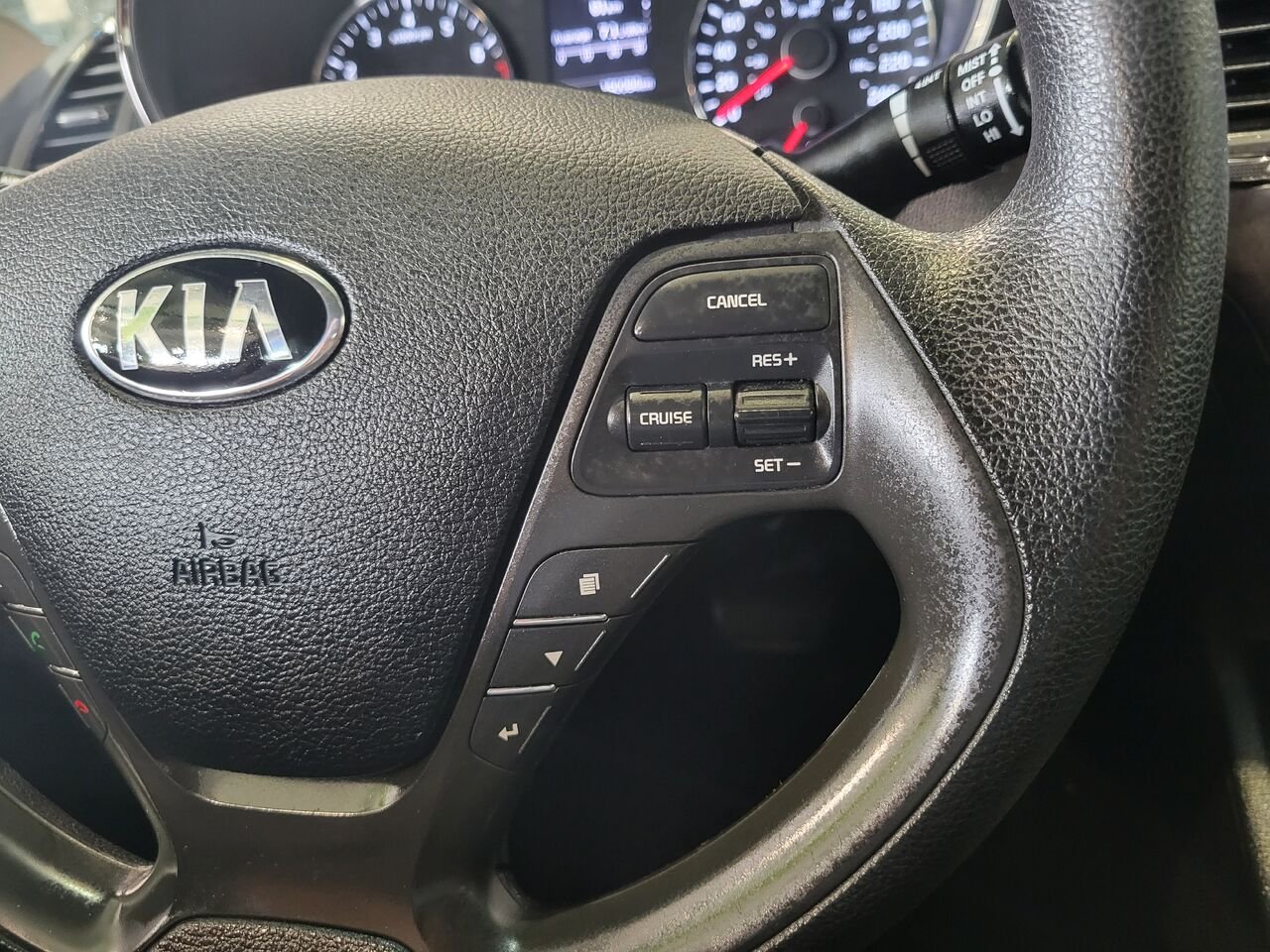 2017 Kia Forte Black  - photo #16