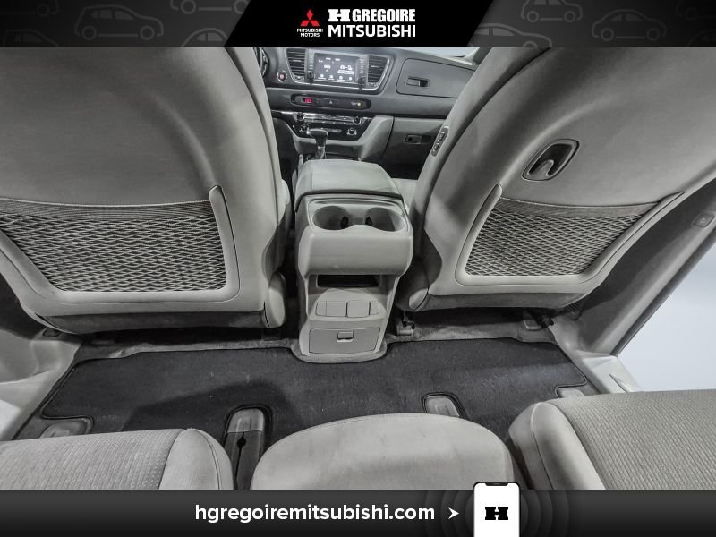 Kia Sedona 2017 Gris Blainville - photo #27