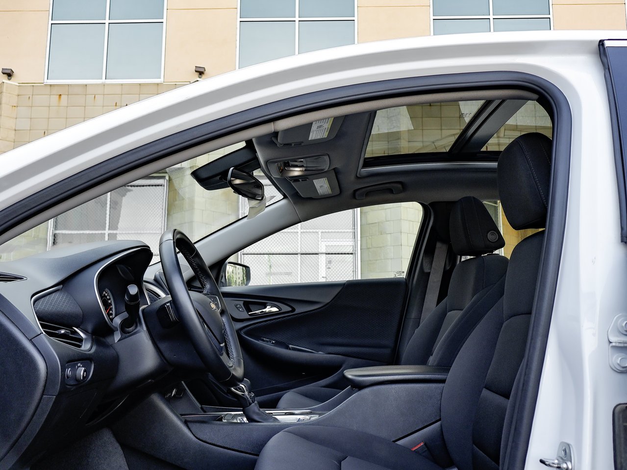 2024 Chevrolet Malibu 4dr Sdn 1LT White Sherwood Park - photo #15