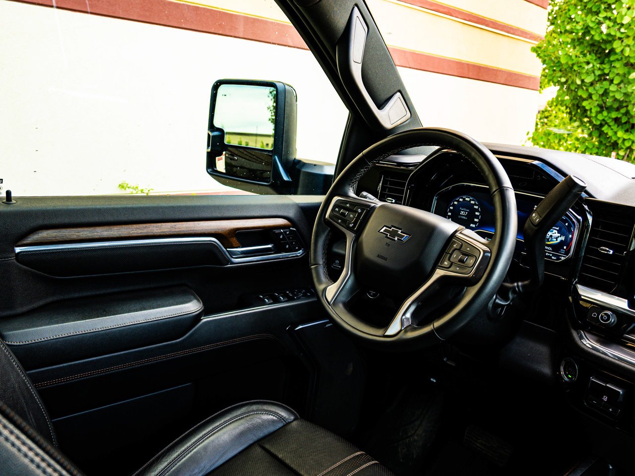 2024 Chevrolet Silverado 3500HD 4WD Crew Cab 159 High Country Black Sherwood Park - photo #17