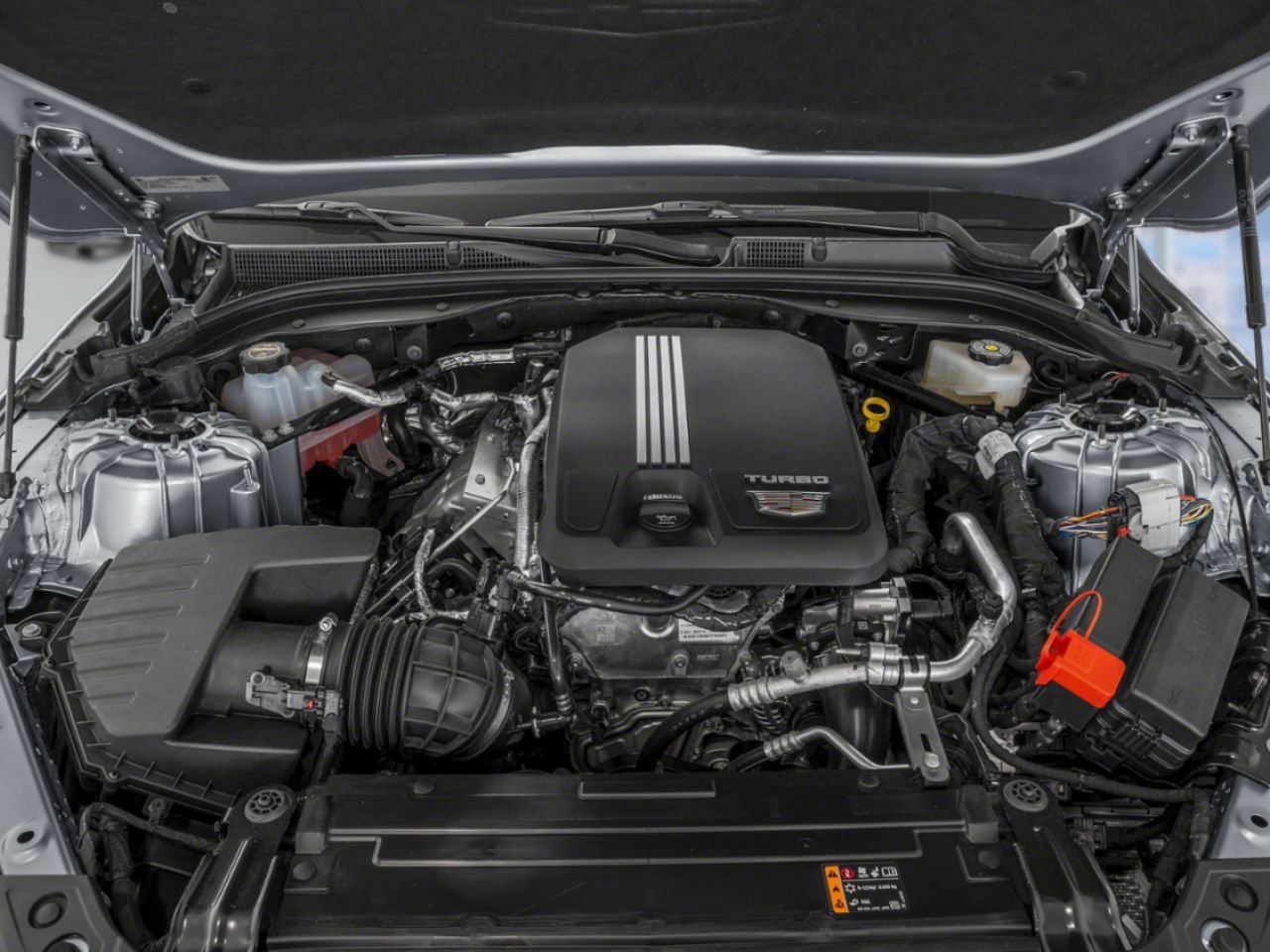 CADILLAC CT5 CT5 SEDAN 2.0L TWIN-SCROLL TURBO SPORT AWD (1SE) 2026 Fini cosmique métallisé Laval - photo #5