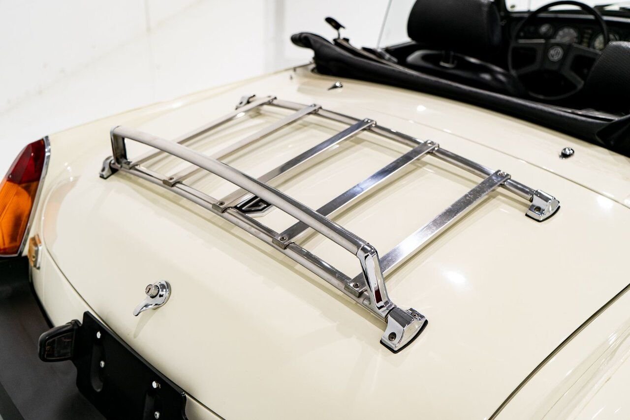 1979 MG B Beautifully presented from former complete restoration White Montreal - photo #51