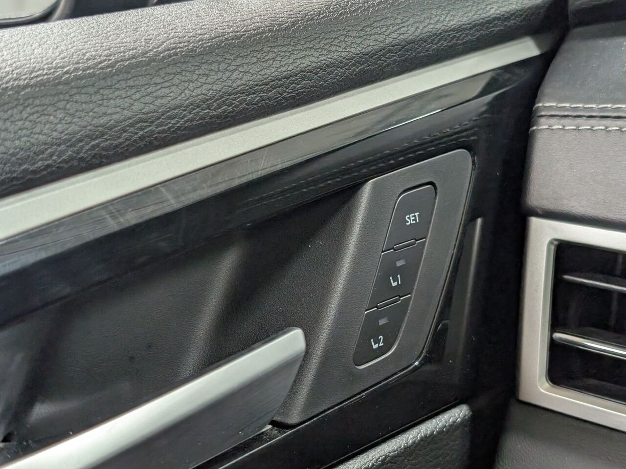 Mitsubishi Outlander PHEV SEL/SIÈGES CHAUFFANTS/ TOIT OUVRANT PANORAMIQUE/VOLANT CHAUFFANT/CAMÉRA DE RECUL/AC 2025 Noir Sherbrooke - photo #18