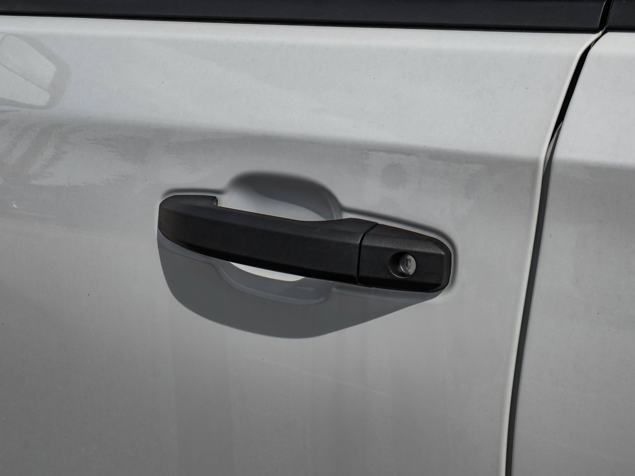 2025 Chevrolet Silverado 1500 4WD Crew Cab 147 Custom White Sherwood Park - photo #11