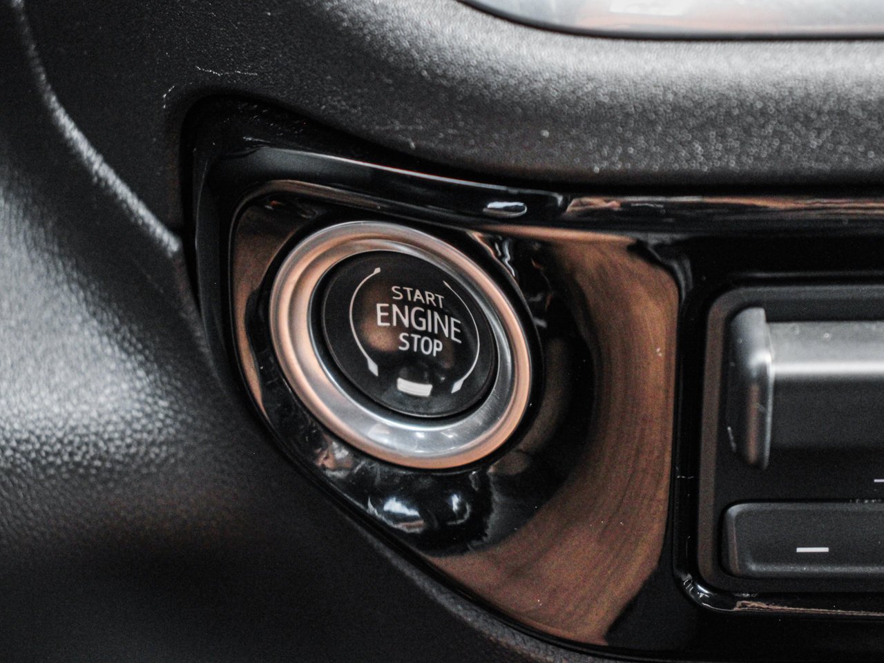 2022 Chevrolet Silverado 1500 4WD Crew Cab 147 RST Black Sherwood Park - photo #21