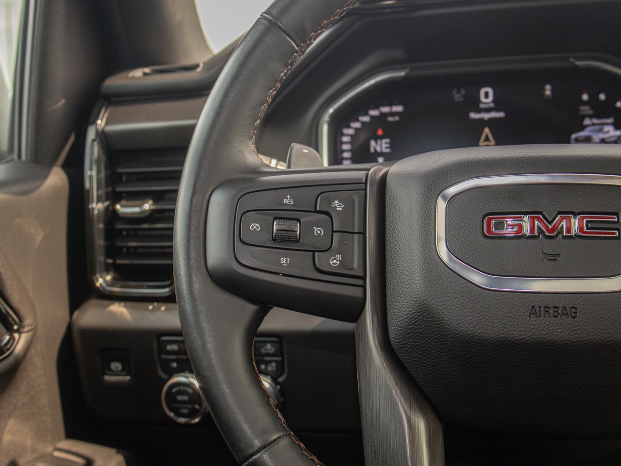 2025 GMC Sierra 1500 4WD Crew Cab 147 AT4 Grey Sherwood Park - photo #24