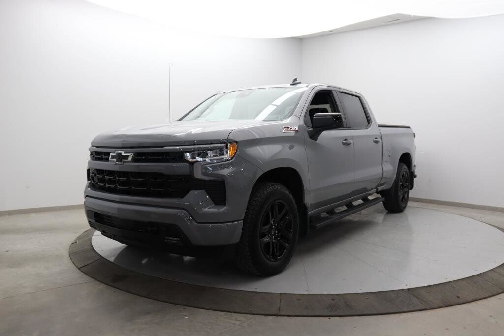 Chevrolet Silverado 1500 NIV 1GCUDEED8RZ166970 2024 Gris Baie-Comeau - photo #0