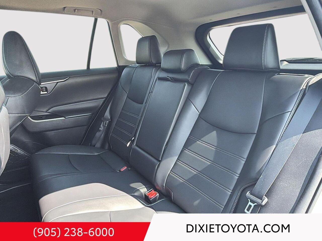 2022 Toyota RAV4 XLE PREMIUM AWD / HEATED SEATS / MOONROOF / LEATHER SURFACE / CARPLAY AND ANDROID AUTO Silver Sky Metallic Mississauga - photo #19