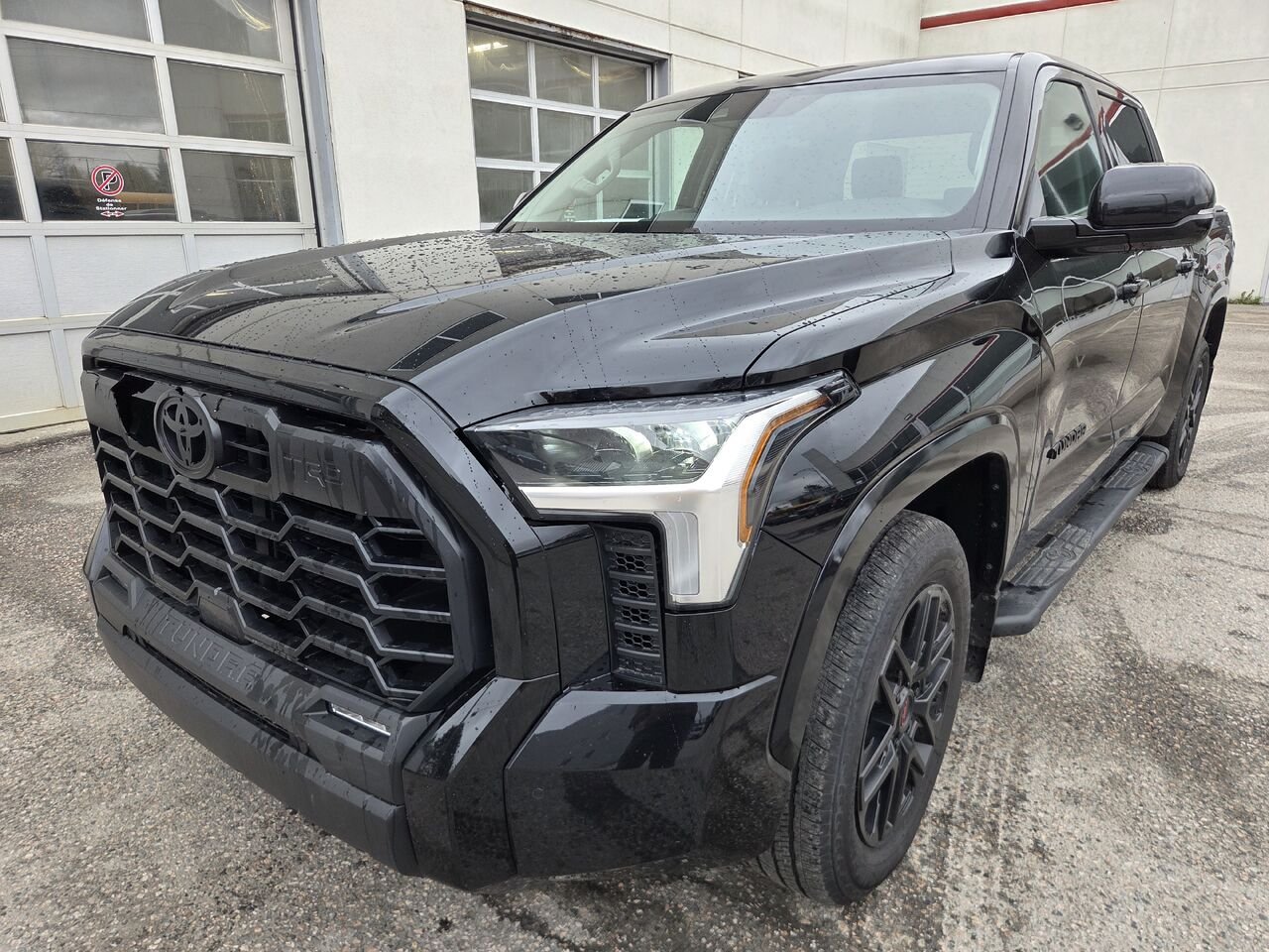 2024 Toyota TUNDRA Black Mont-Laurier - photo #0