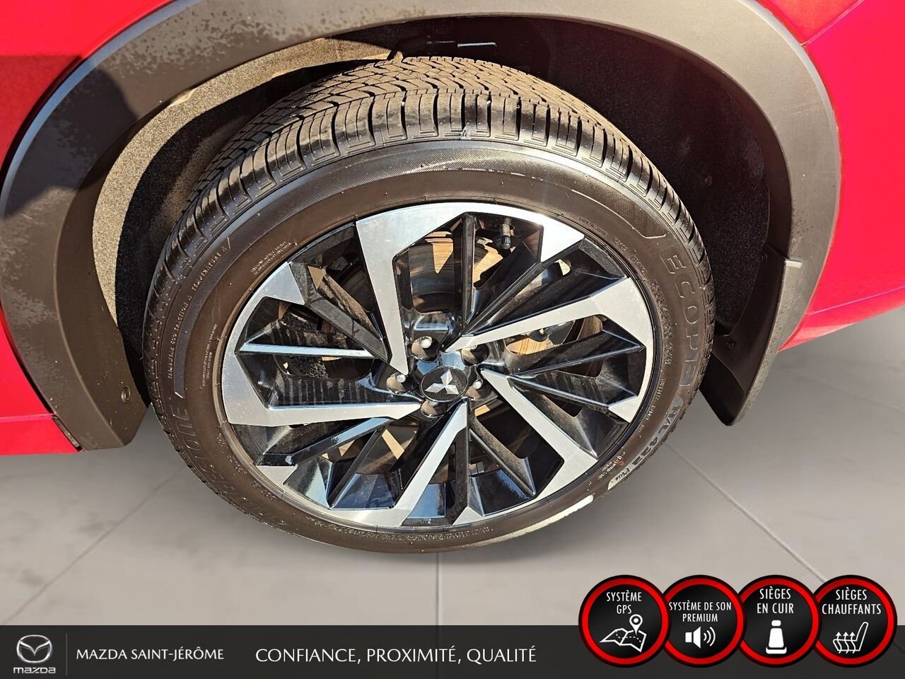 Mitsubishi Outlander GT Premium HYBRIDE RECHARGEABLE | 7 PASSAGERS | TOIT PANO | CUIR | AWD 2024 Rouge Saint-Jérôme - photo #11