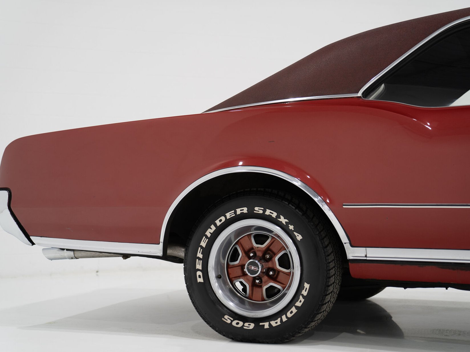 Oldsmobile Cutlass 442 *PRIX EN USD* Numéros entièrement Matching Non restaurée Repeinte une seule fois 1967 Rouge Montréal - photo #34