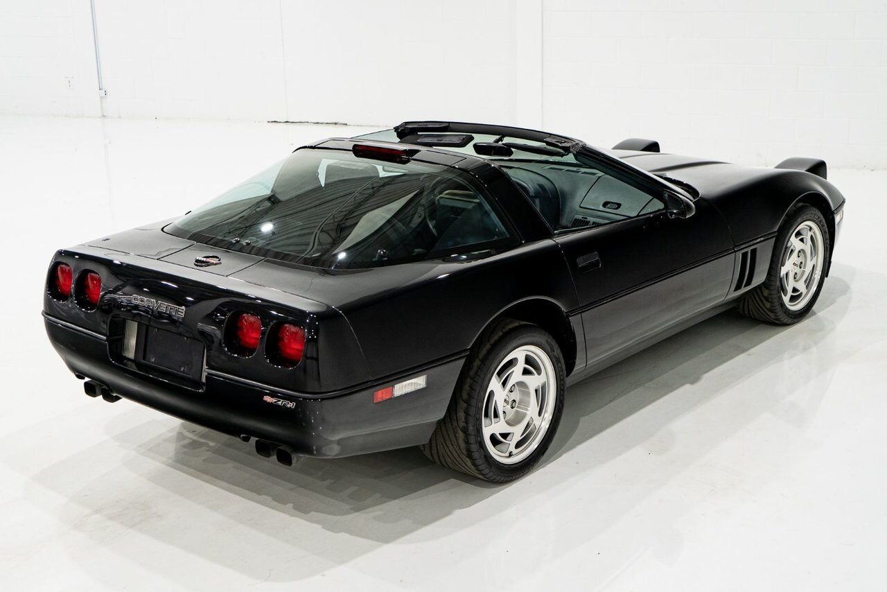 Chevrolet Corvette ZR1 | PRIX EN USD 1990 Noir Montréal - photo #2