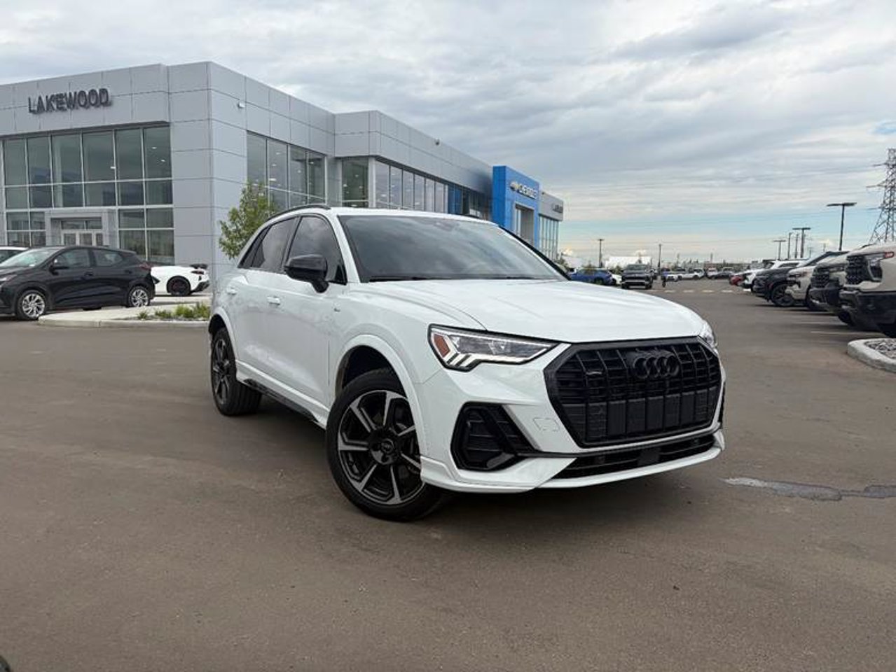 2025 Audi Q3 Progressiv 45 TFSI quattro White Sherwood Park - photo #1