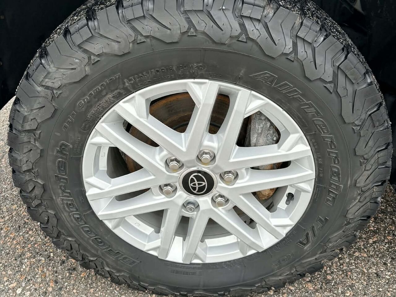 2024 Toyota TUNDRA Grey Mont-Laurier - photo #9