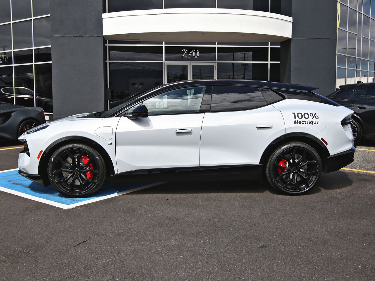 2026 Lotus Eletre Silver Québec - photo #5