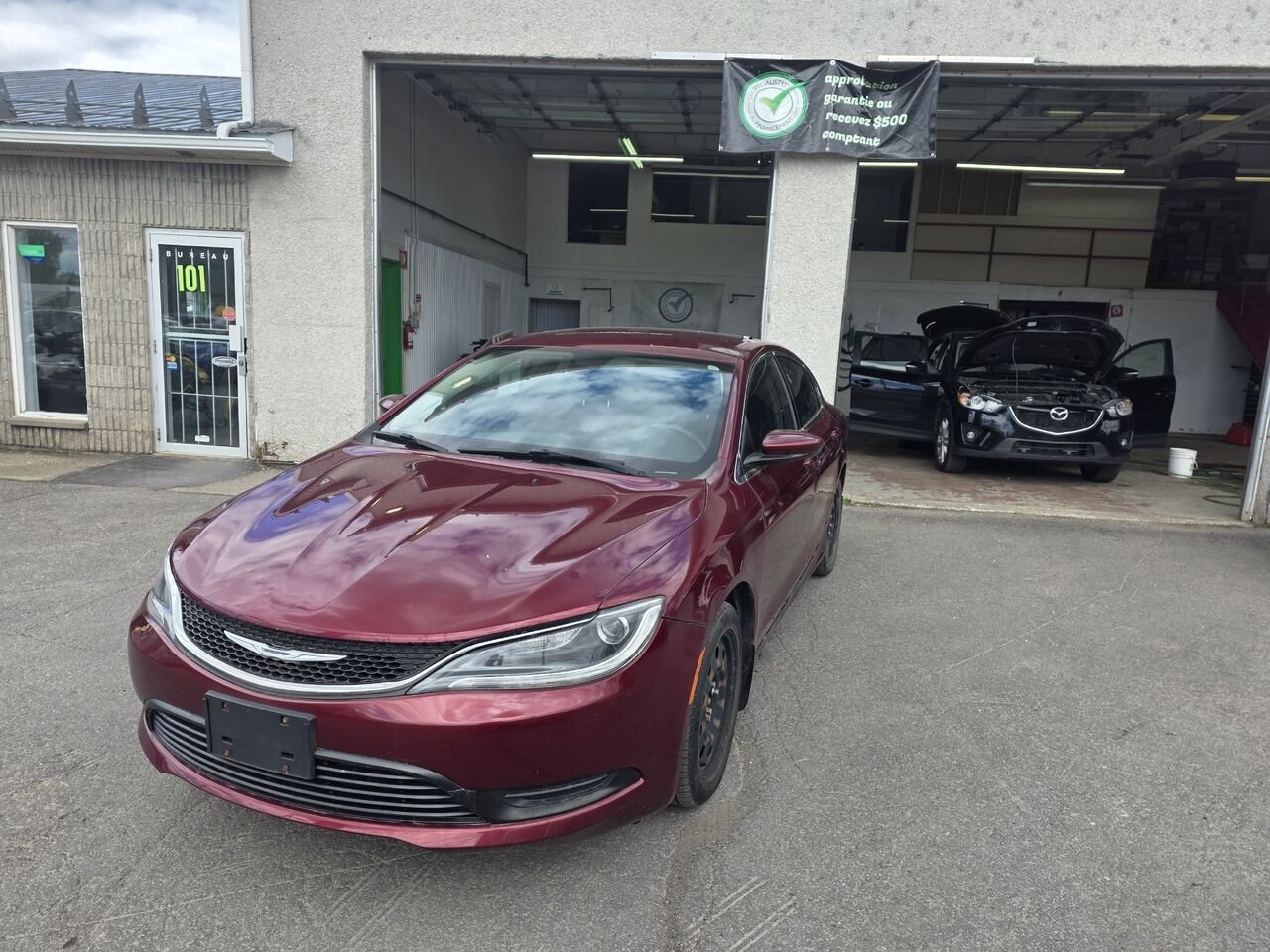2015 Chrysler 200 Red  - photo #0