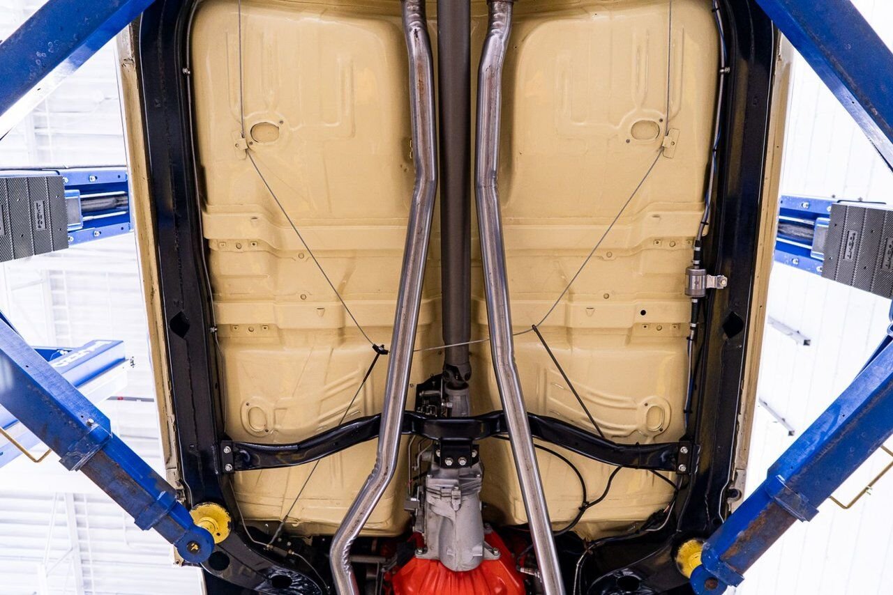 1965 Chevrolet Impala SS *PRIX EN USD* 396/325HP 4spd frame off restoration Yellow Montreal - photo #22