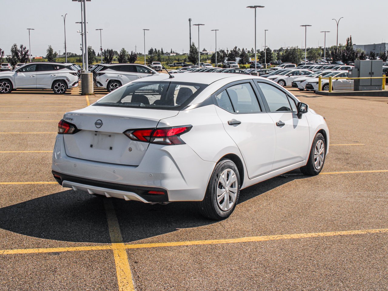 2025 Nissan Versa S CVT White Sherwood Park - photo #8