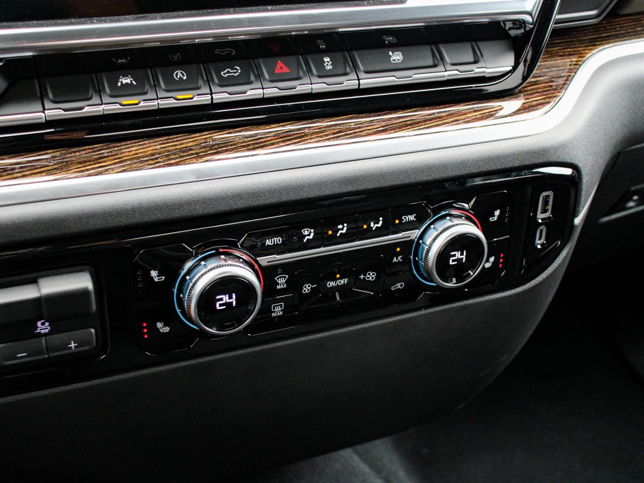 2025 GMC Sierra 1500 4WD Crew Cab 147 Elevation White Sherwood Park - photo #24