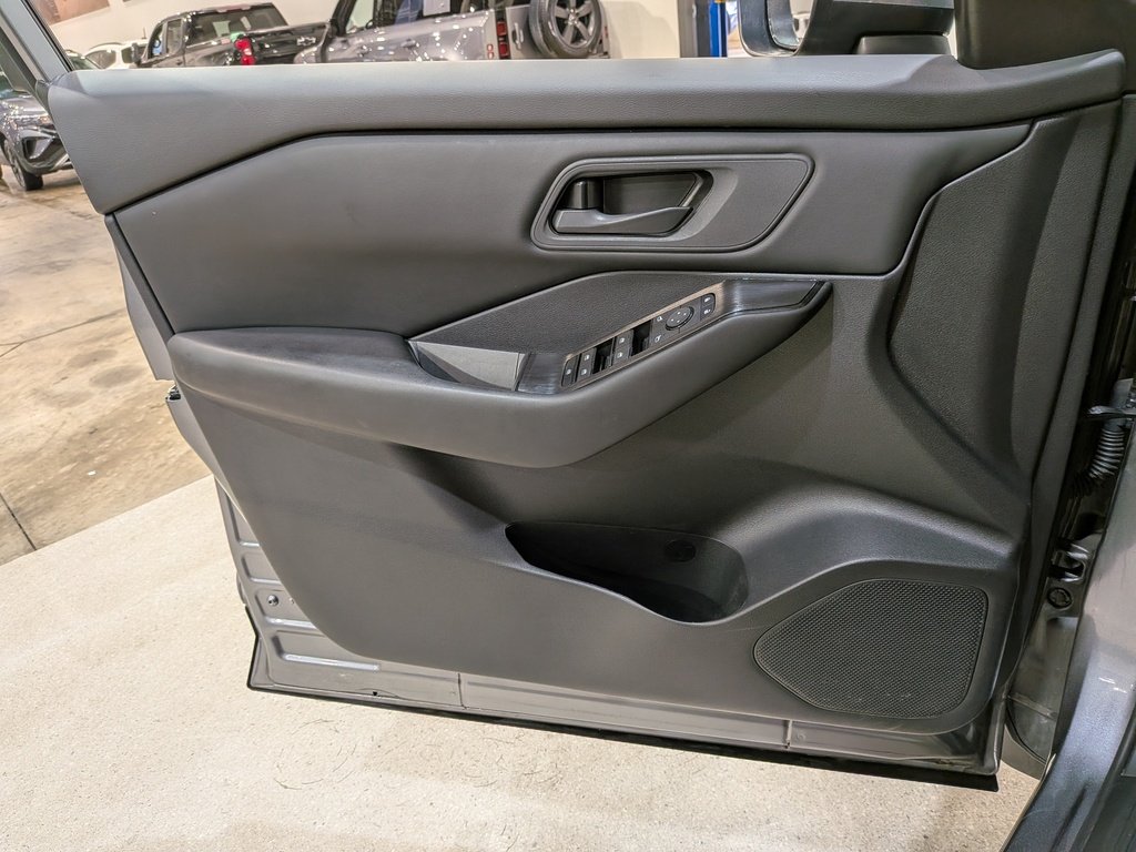 2024 Nissan Rogue AWD S Grey Val-David - photo #31