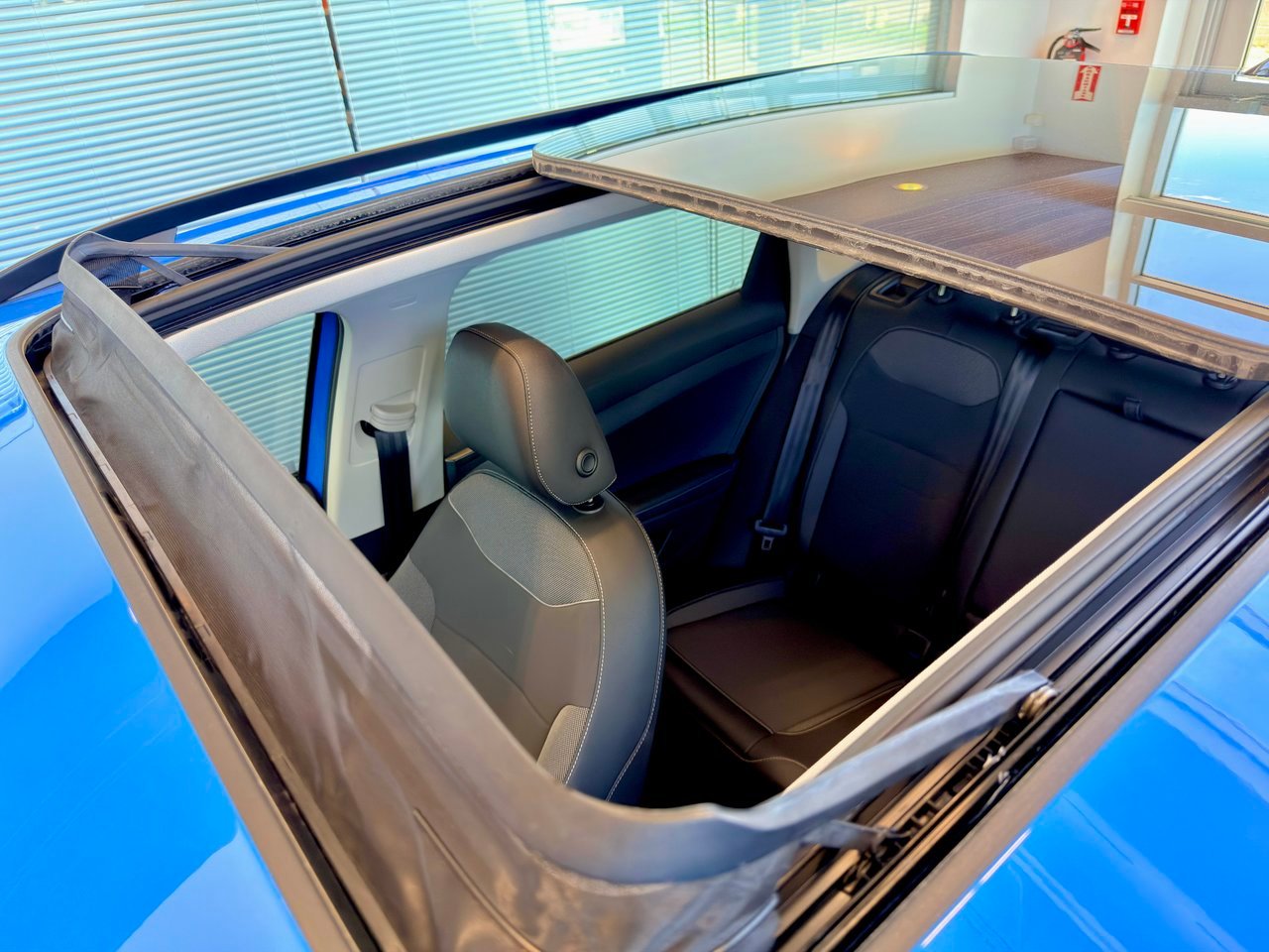 Volkswagen Taos 2026 Bleu Notre-Dame-des-Prairies - photo #5