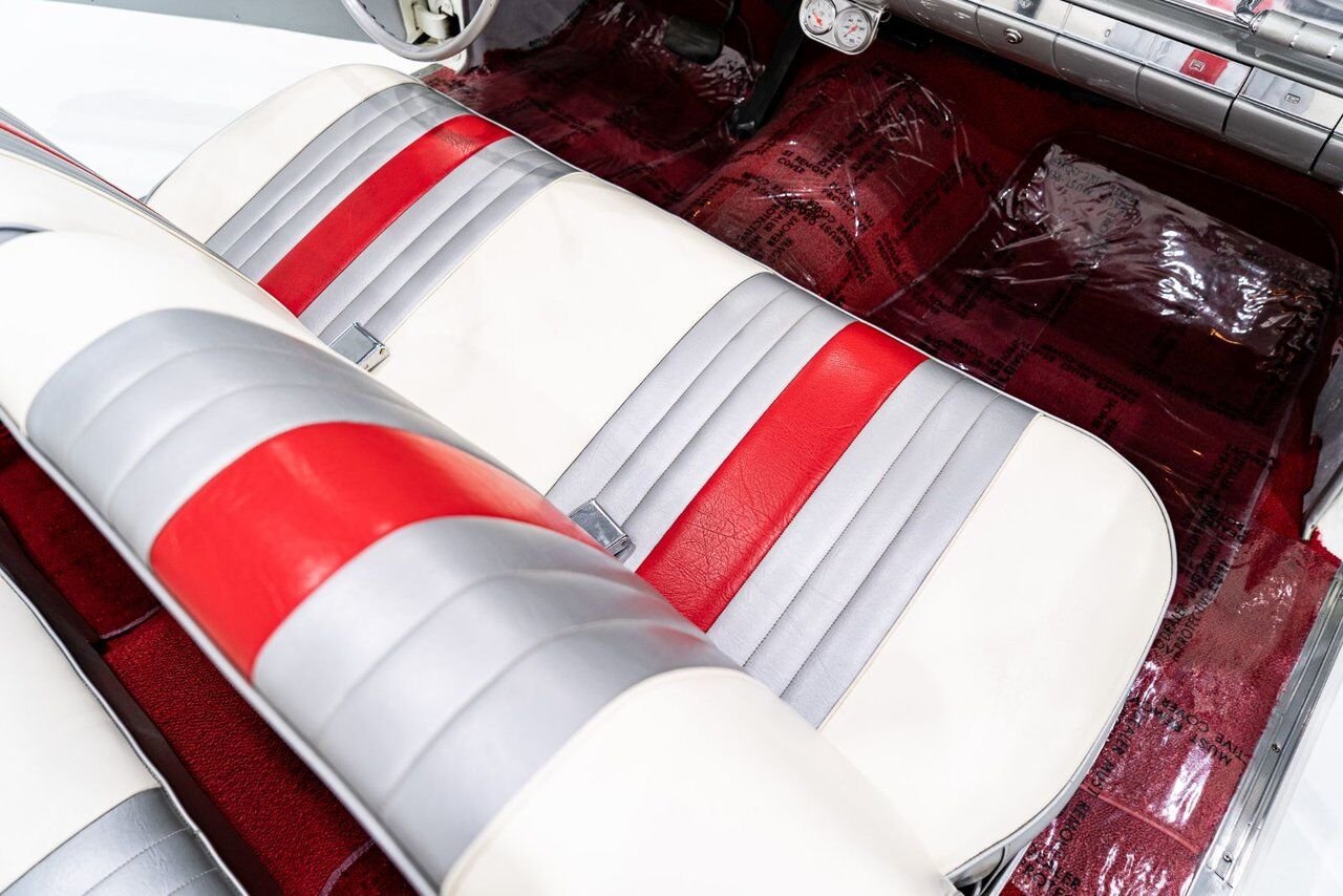 Pontiac PARISIENNE **PRIX EN USD** Fully restored with 261cu.in. and GM built sheet 1959 Blanc Montréal - photo #85