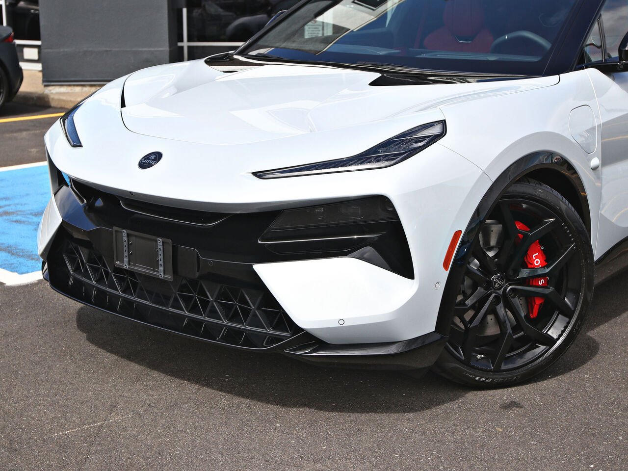 2026 Lotus Eletre Silver Québec - photo #1