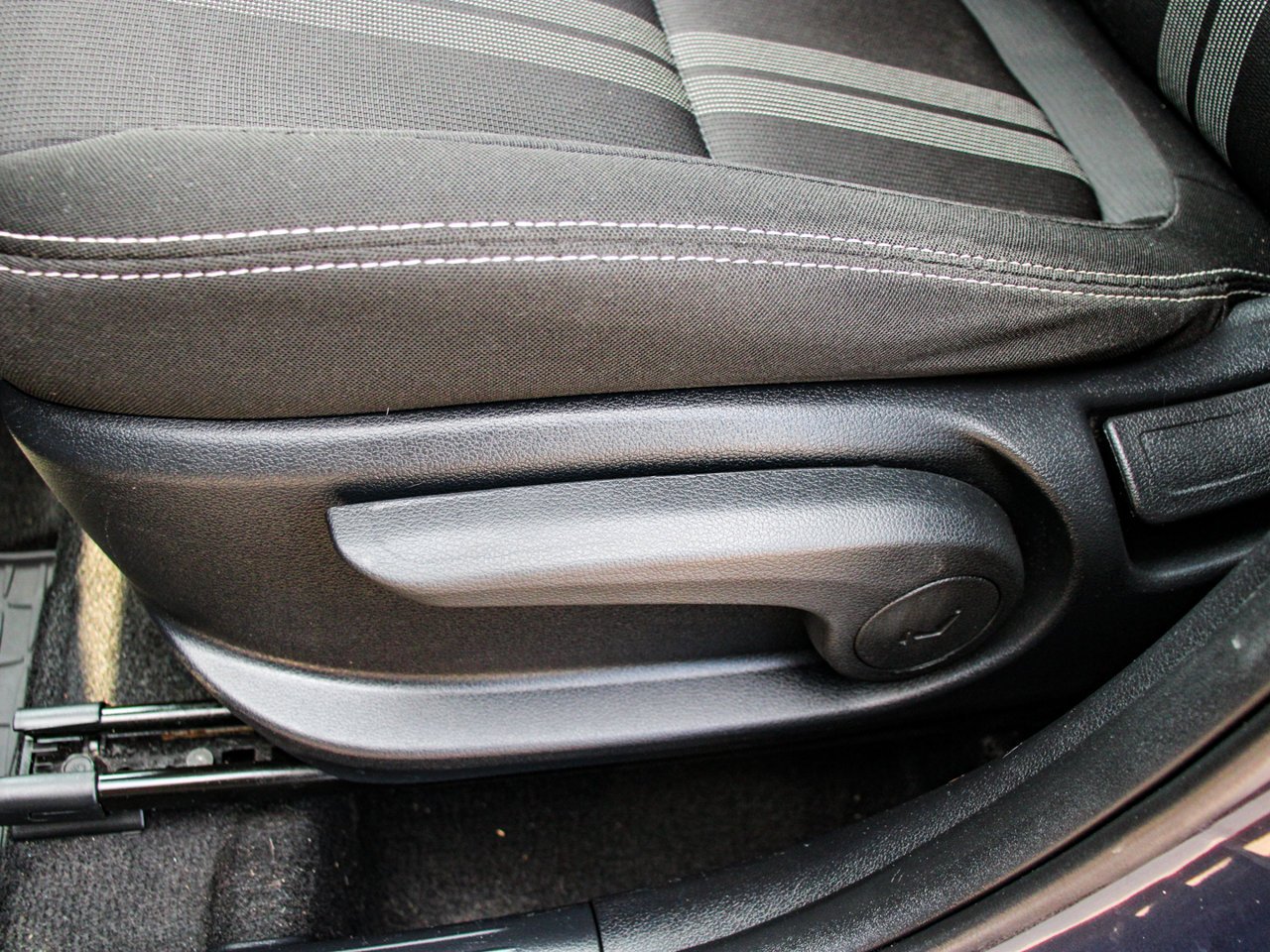 2023 Hyundai Venue Preferred IVT w/Two-Tone Blue Sherwood Park - photo #14