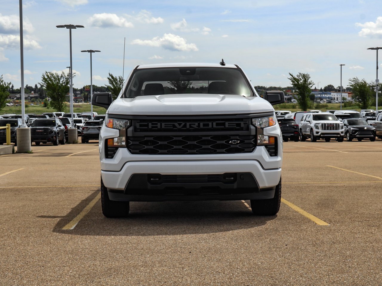 2025 Chevrolet Silverado 1500 4WD Crew Cab 147 Custom White Sherwood Park - photo #2