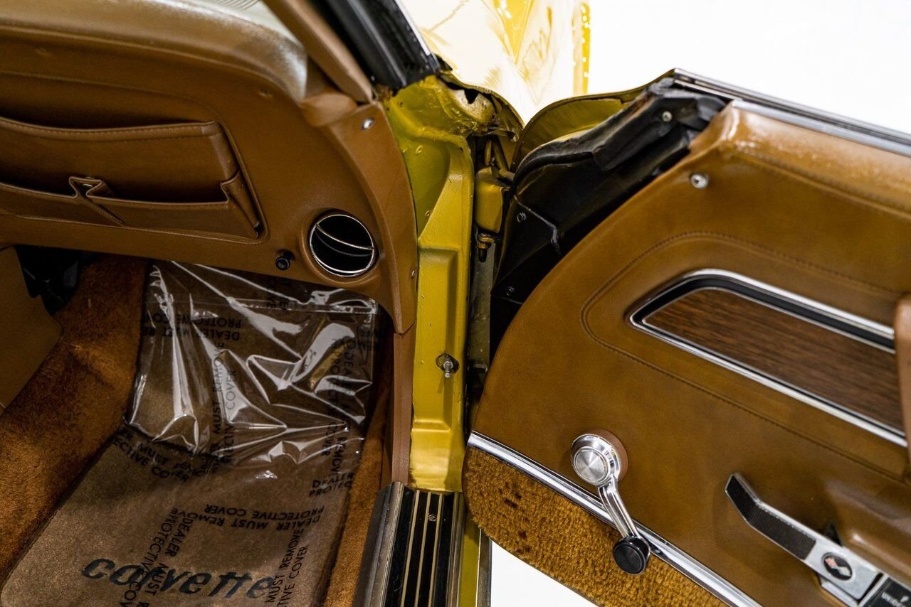 1972 Chevrolet Corvette Unrestored matching# LT1 with documented 103,454km(64,283mi) | PRIX EN USD Gold Montreal - photo #68