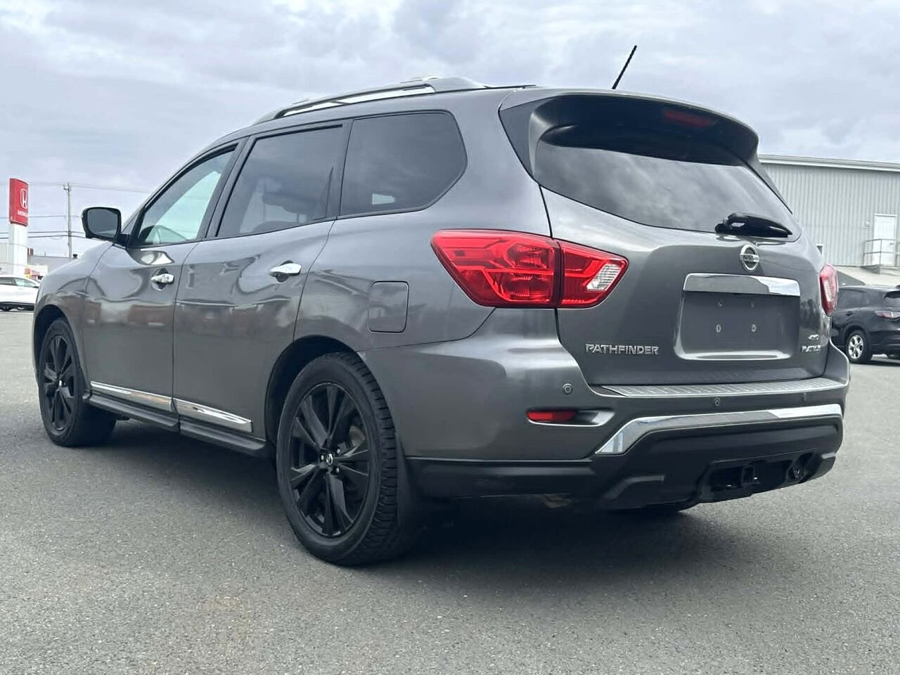 Nissan Pathfinder Platine 4x4 2018 Gris Matane - photo #2
