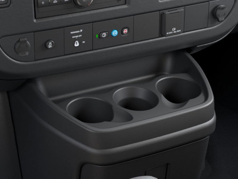 2024 GMC Savana Cargo Van Onyx Black Saint-Eustache - photo #22