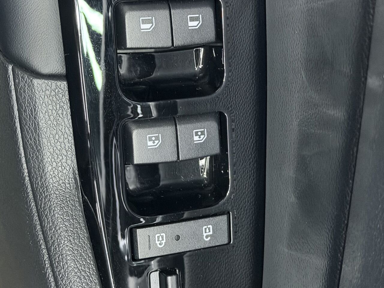 2024 Kia Sportage Grey Blainville - photo #20