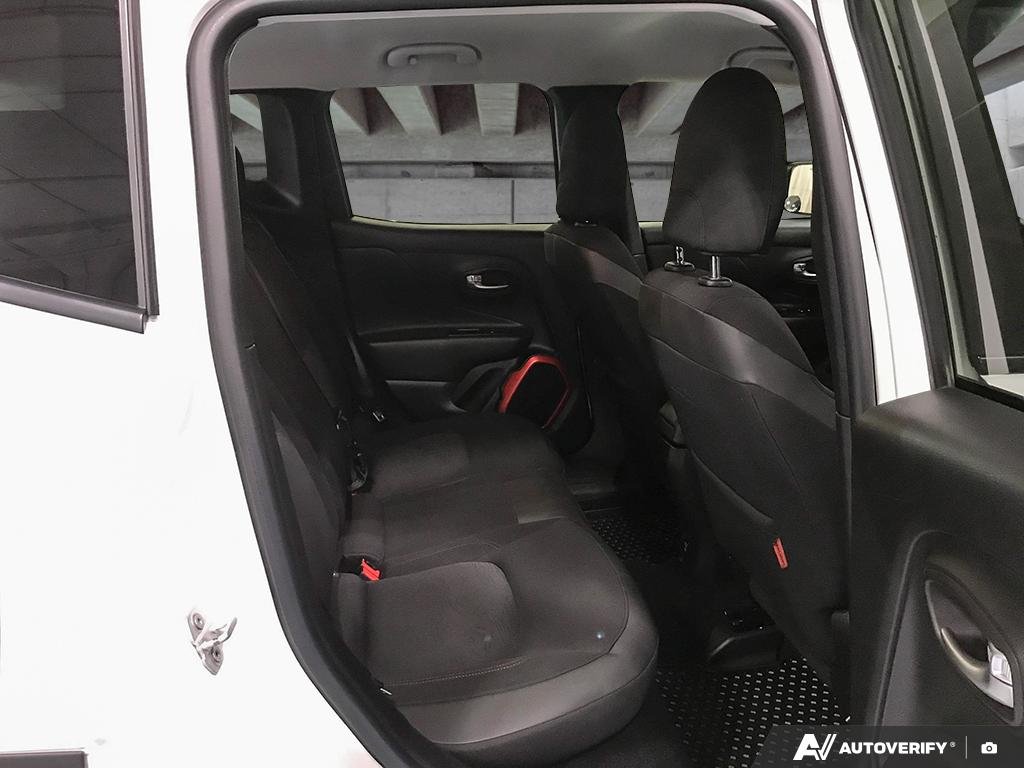 2016 Jeep Renegade 264007B | Trailhawk White Edmonton - photo #22