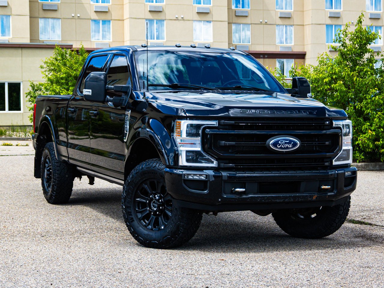2022 Ford Super Duty F-350 SRW Platinum 4WD Crew Cab 6.75' Box Black Sherwood Park - photo #1