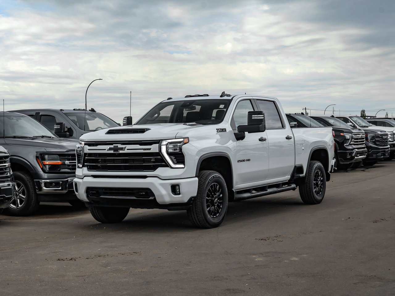 2024 Chevrolet Silverado 2500HD 4WD Crew Cab 159 LT White Sherwood Park - photo #3