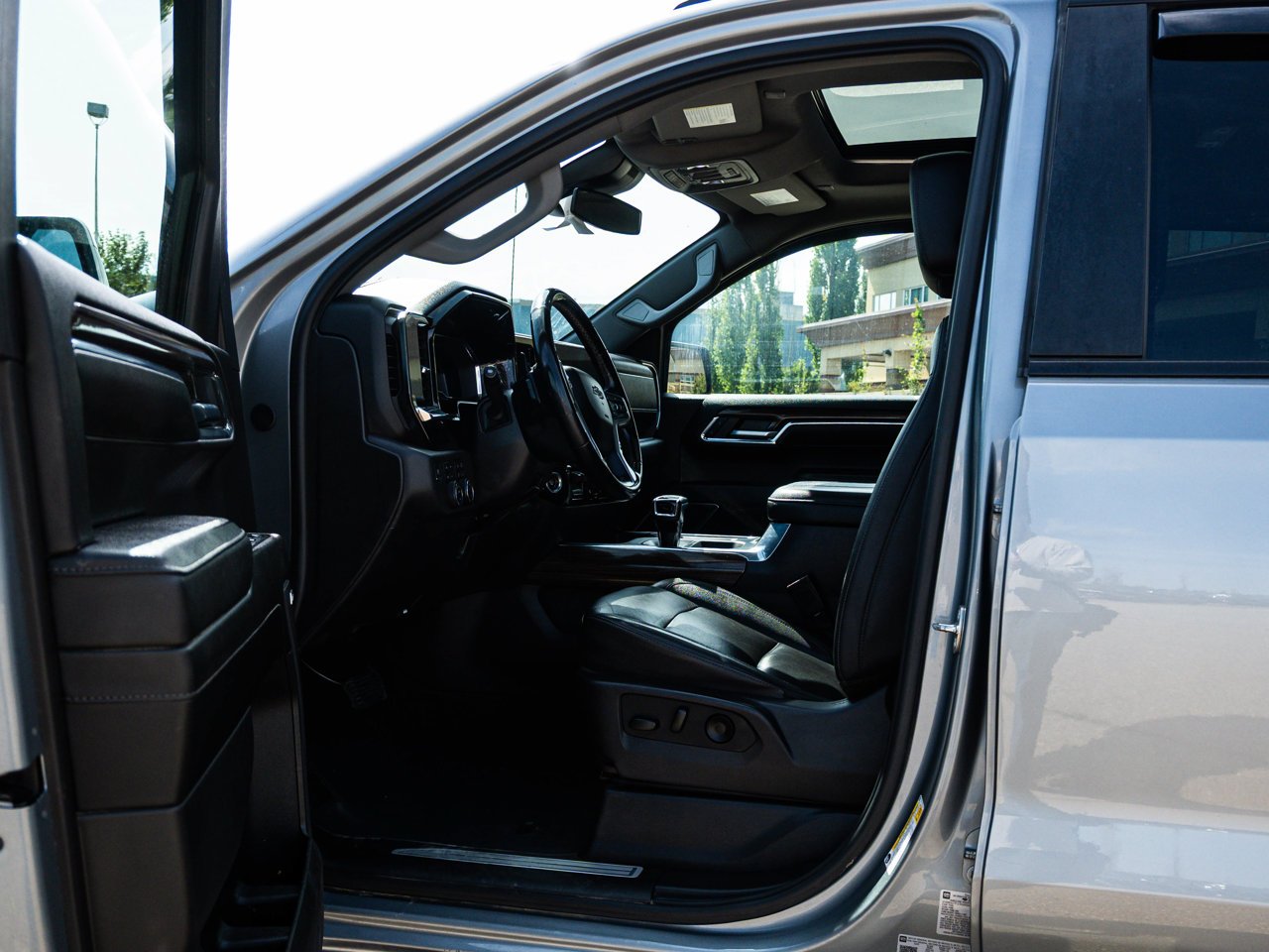 2024 Chevrolet Silverado 1500 4WD Crew Cab 147 LT Trail Boss Grey Sherwood Park - photo #16
