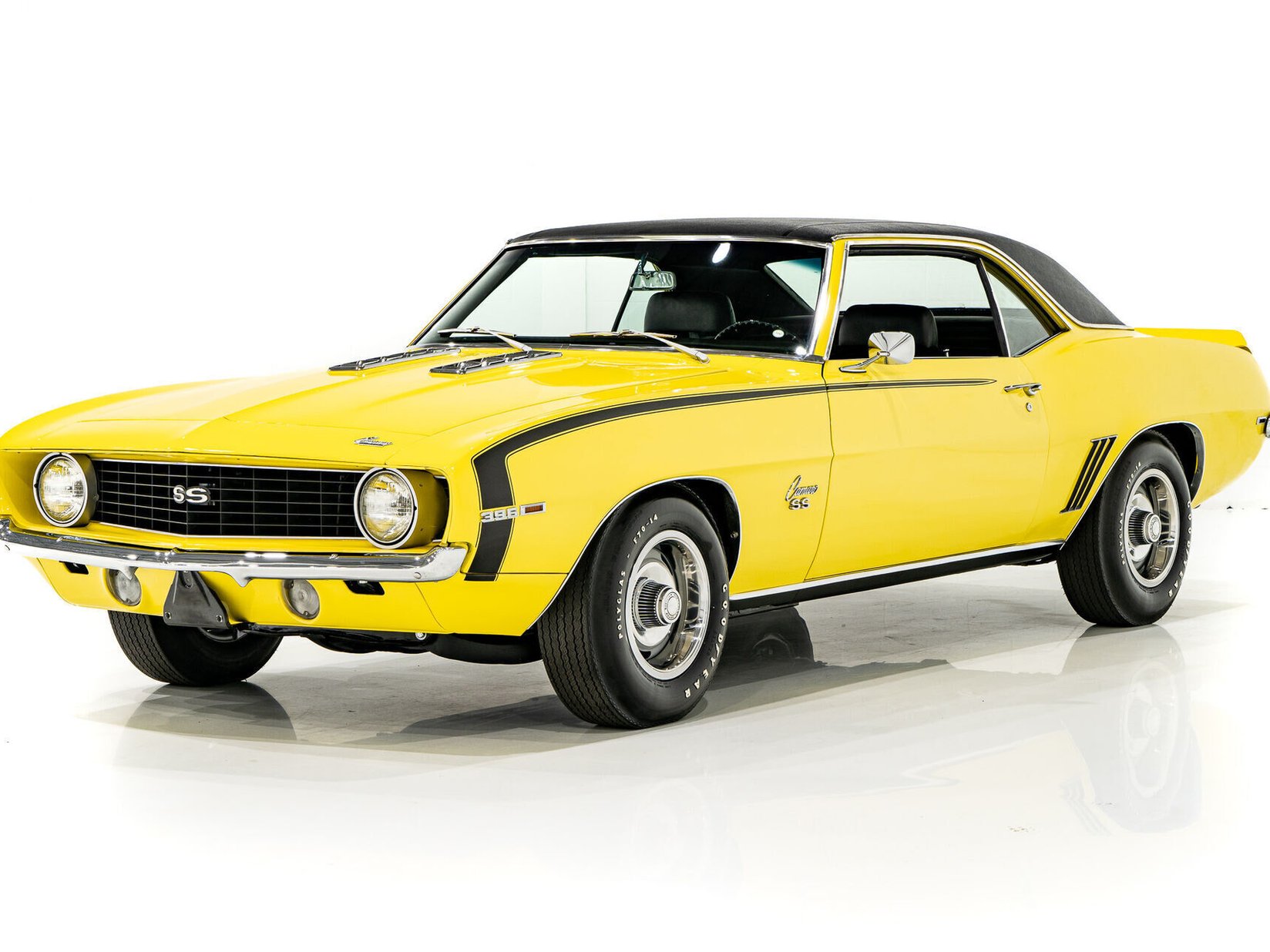 1969 Chevrolet Camaro SS **PRIX EN USD** With factory A/C Yellow Montreal - photo #0