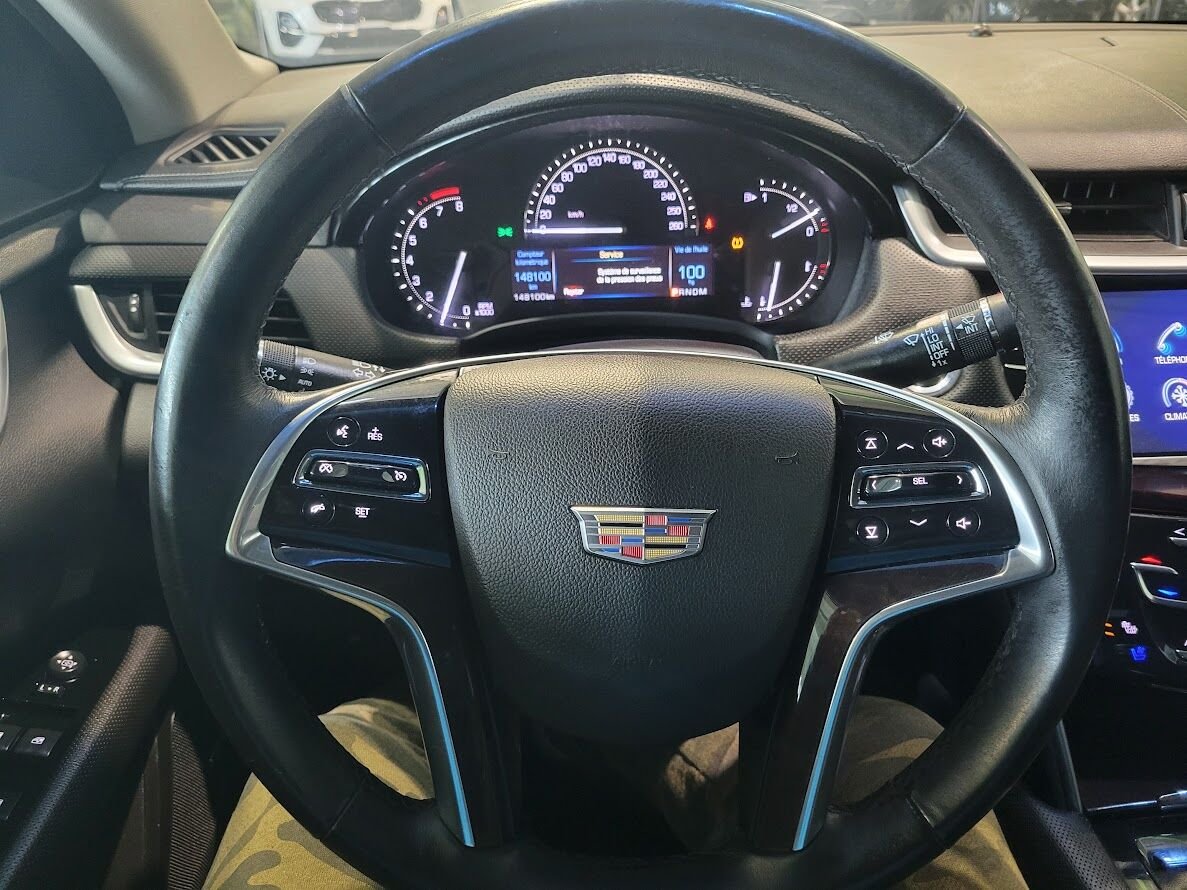 2017 Cadillac XTS Grey  - photo #25