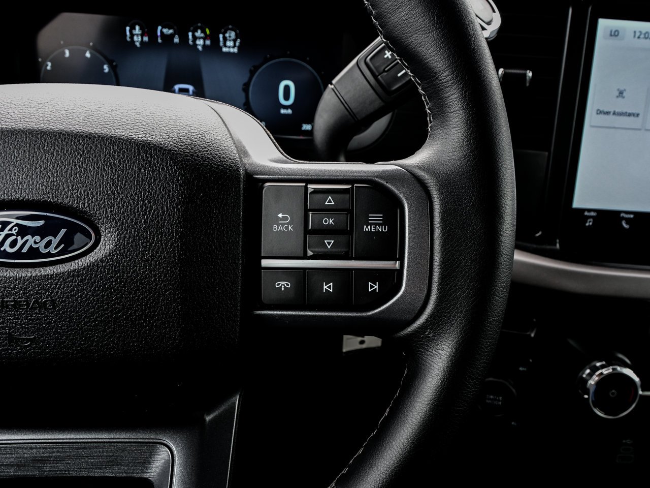 2025 Ford F-150 XLT 4WD SuperCrew 5.5' Box Black Sherwood Park - photo #22