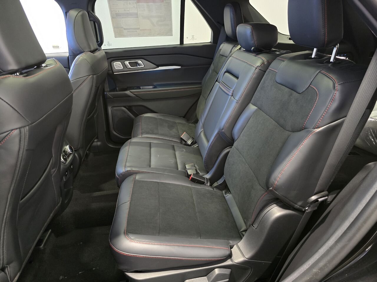 Ford Explorer ST 4RM 2026 Noir agate métallisé Châteauguay - photo #6
