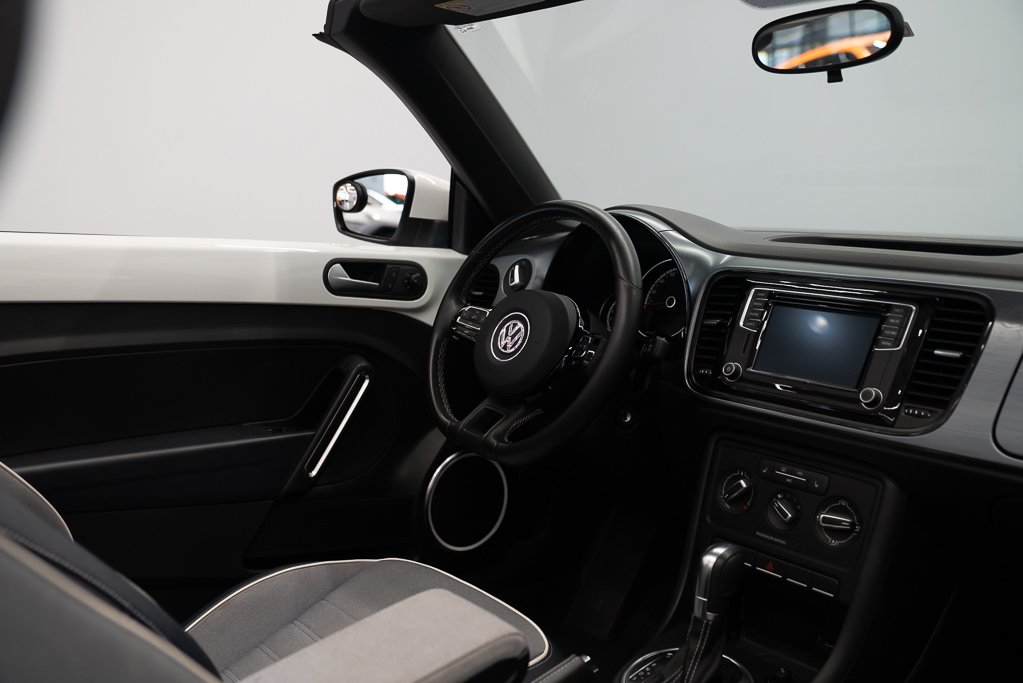 2016 Volkswagen Beetle Denim Edition White Kirkland - photo #20