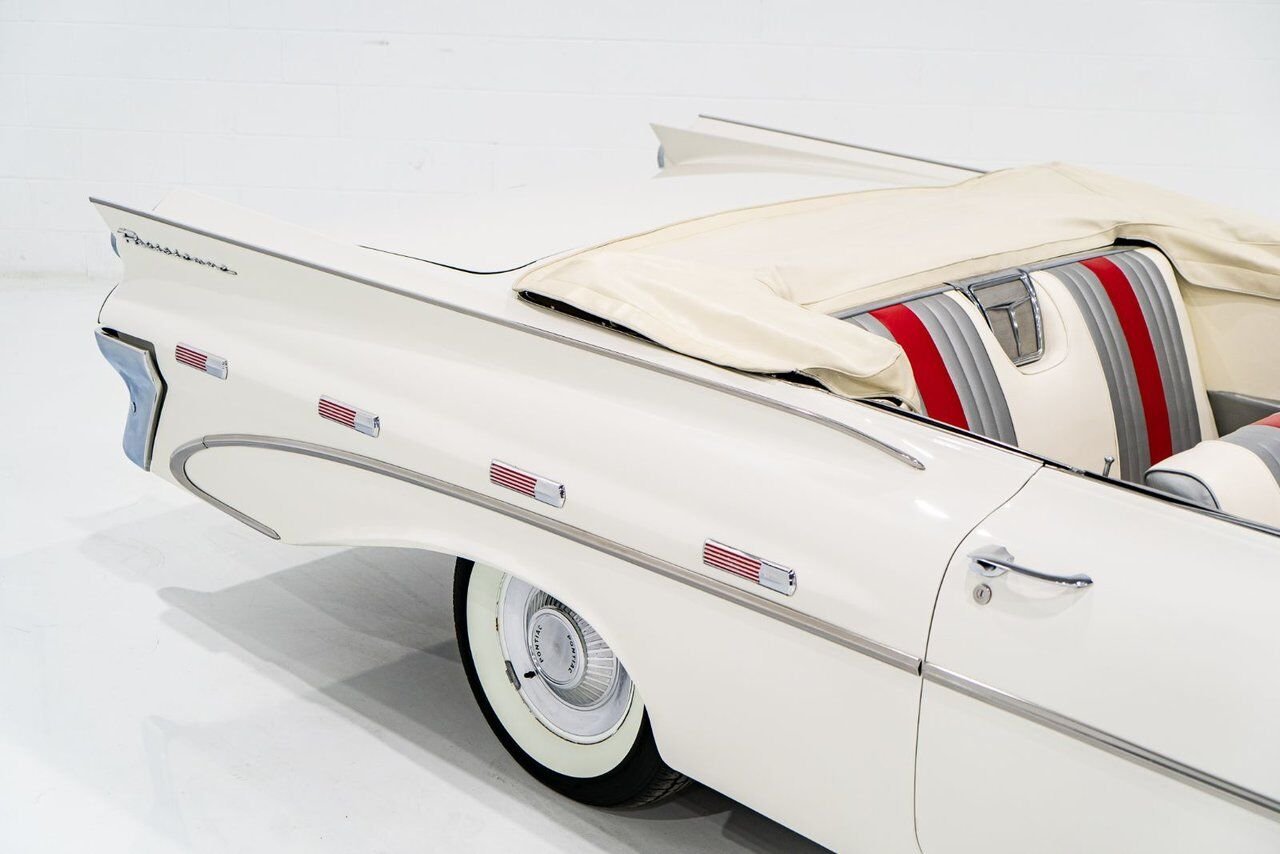 Pontiac PARISIENNE **PRIX EN USD** Fully restored with 261cu.in. and GM built sheet 1959 Blanc Montréal - photo #43