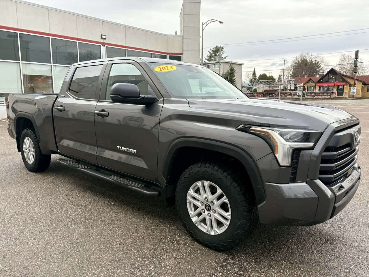2024 Toyota TUNDRA Grey Mont-Laurier - photo #2