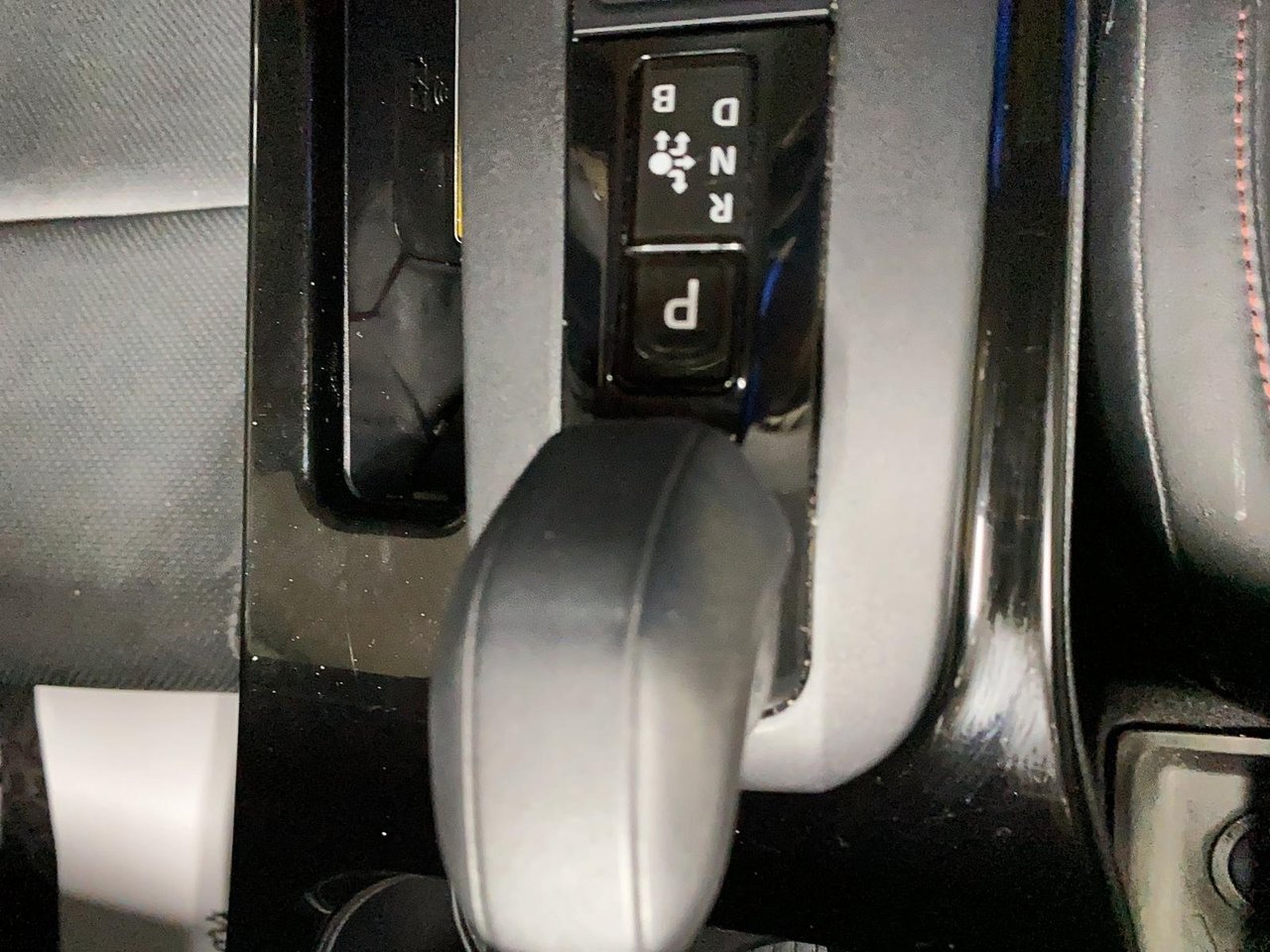 2024 Toyota Prius Prime VIN JTDACACU4R3019131 Grey Baie-Comeau - photo #13