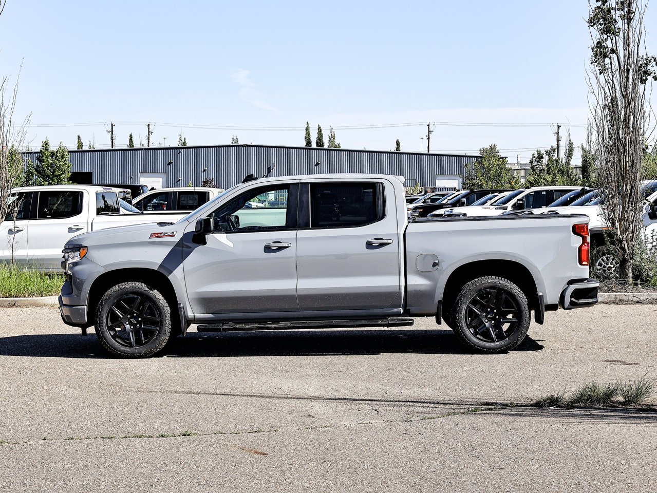 2024 Chevrolet Silverado 1500 4WD Crew Cab 147 RST Grey Sherwood Park - photo #9