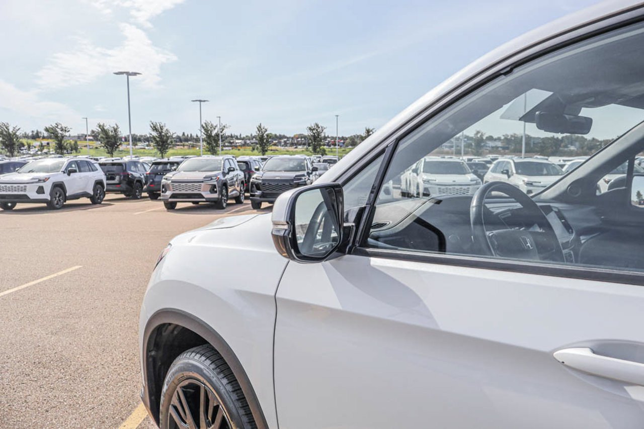 2022 Honda Pilot Black Edition AWD White Sherwood Park - photo #13